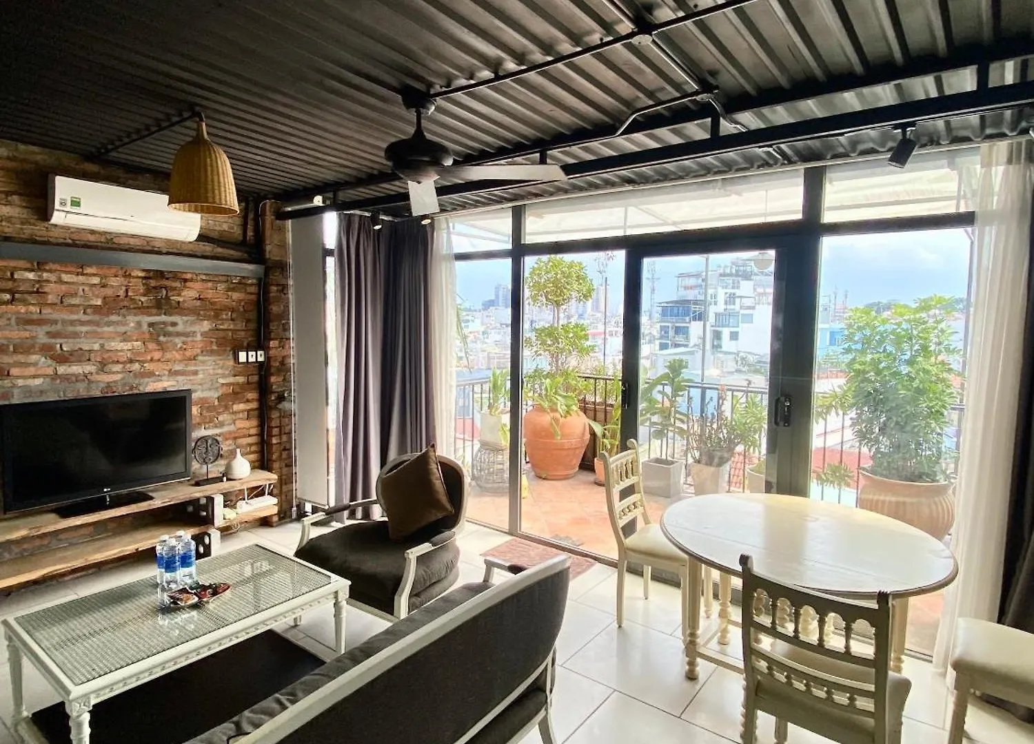 The Palmian City Center Serviced Apartment Ho Chi Minh City Aparthotel
